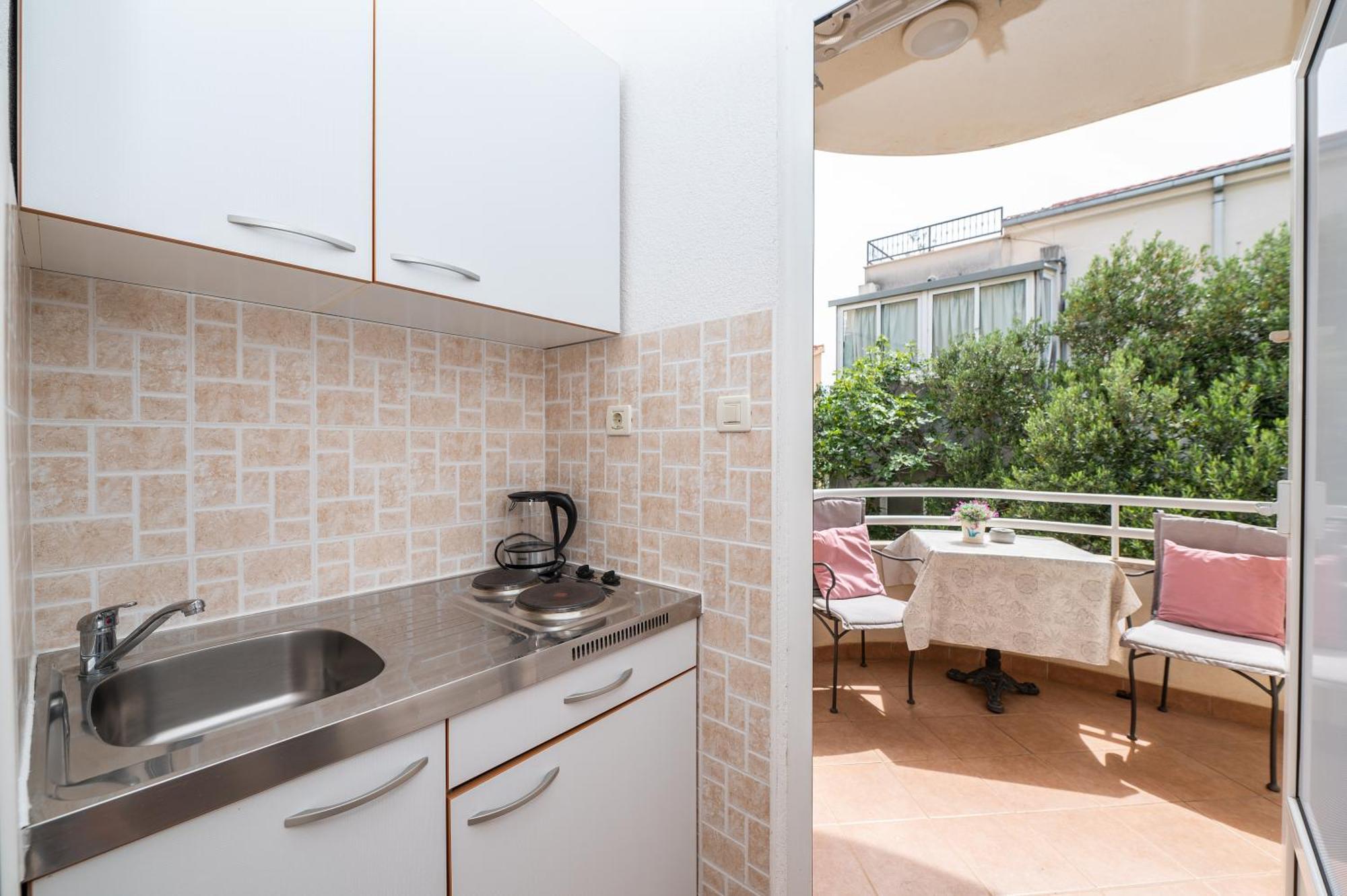 Apartments Sokol Макарска Экстерьер фото