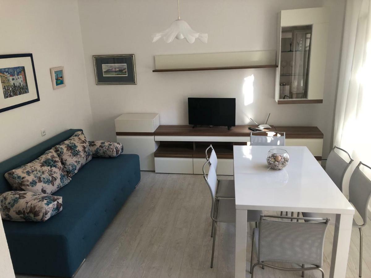 Apartments Sokol Макарска Экстерьер фото